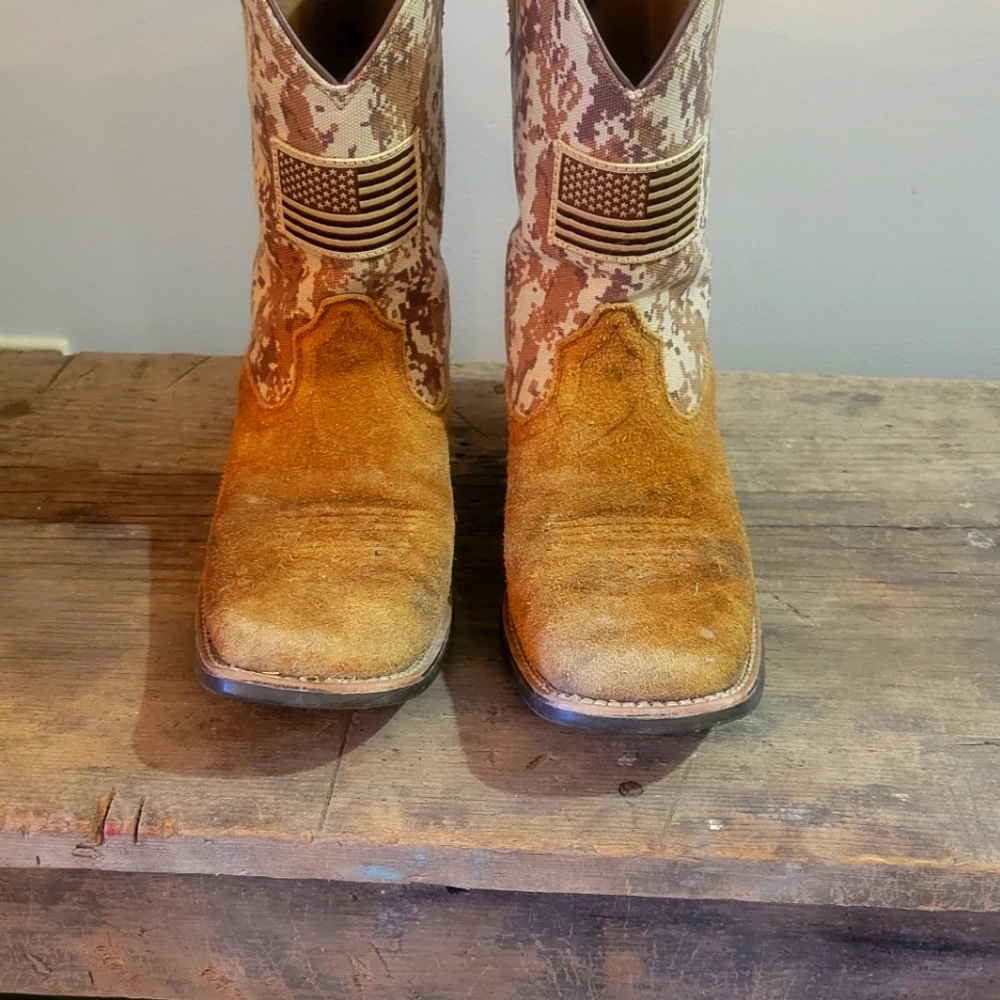 Ariat size 6 boots